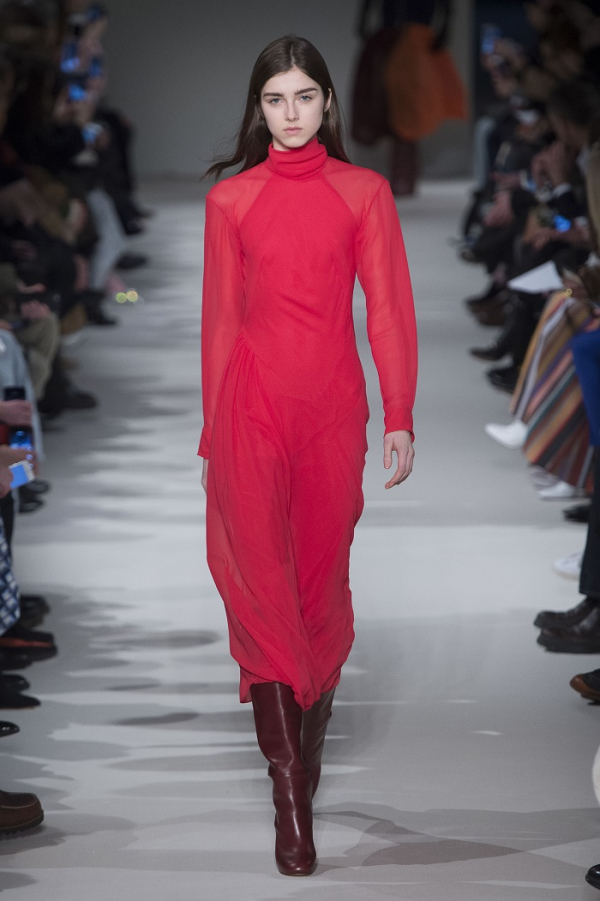 Ποια trends ξεχωρίσαμε στο show της Victoria Beckham στη New York Fashion Week