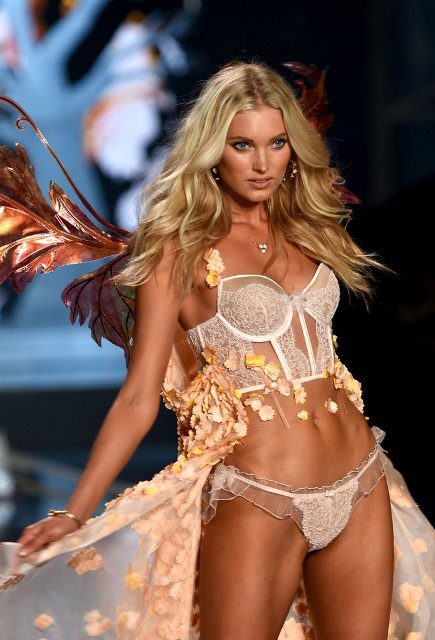 Elsa hosk 10