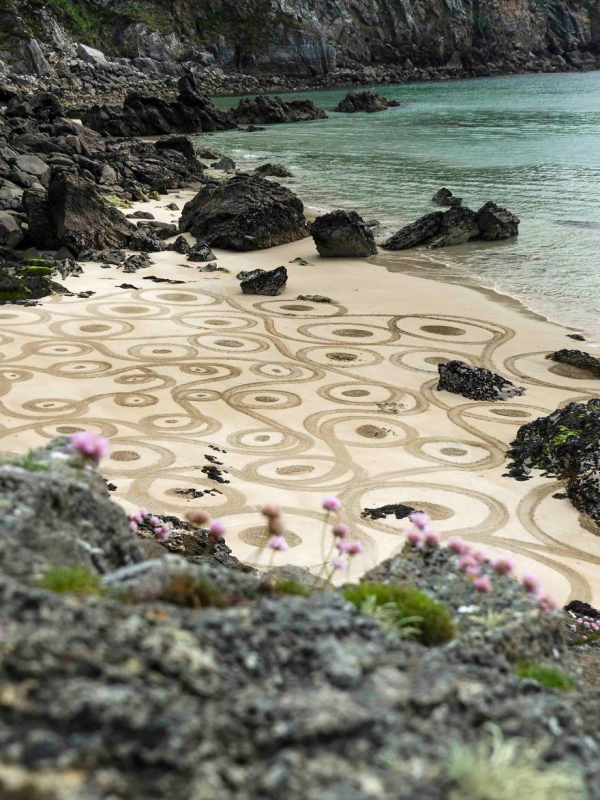 arabic-inspired-beach-art-in-marocco-5902eddd1f4c4-880.jpg