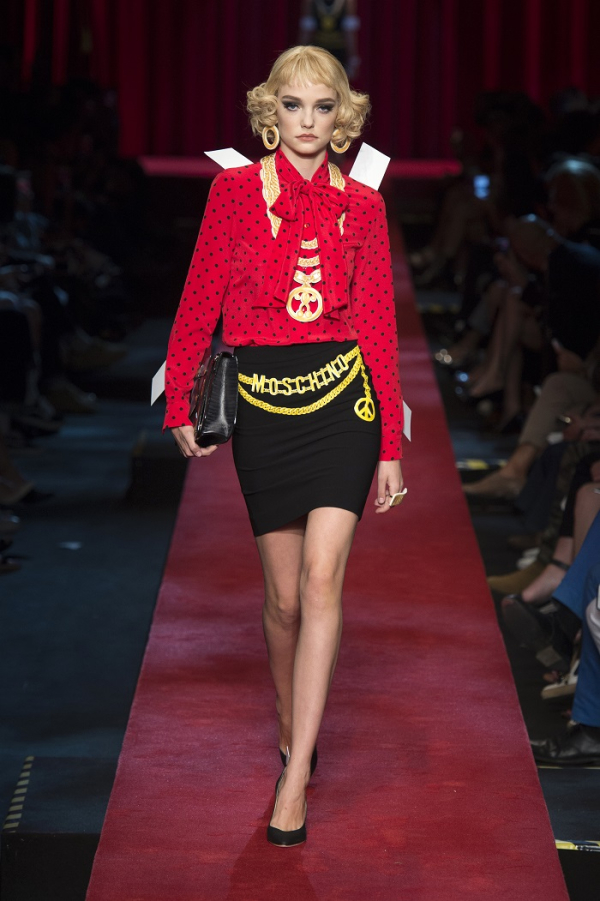 Η επιστροφή των 80s. Moschino.