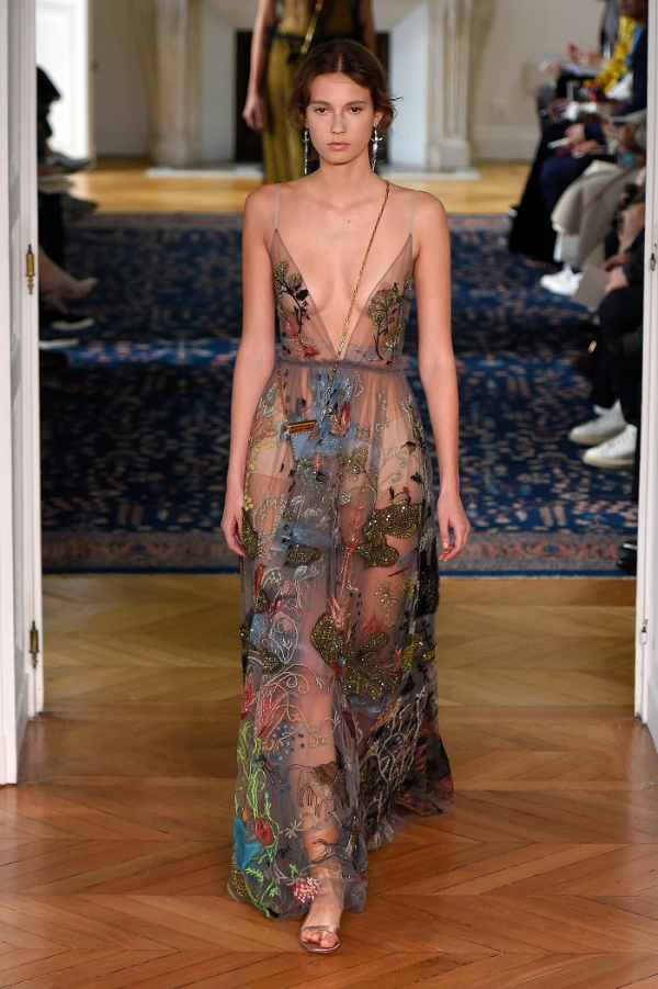 Sexy ρομαντισμός. Valentino.