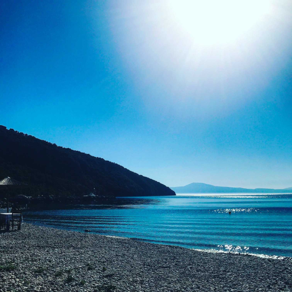 Η πανέμορφη παραλία που σπάνια γεμίζει κόσμο.