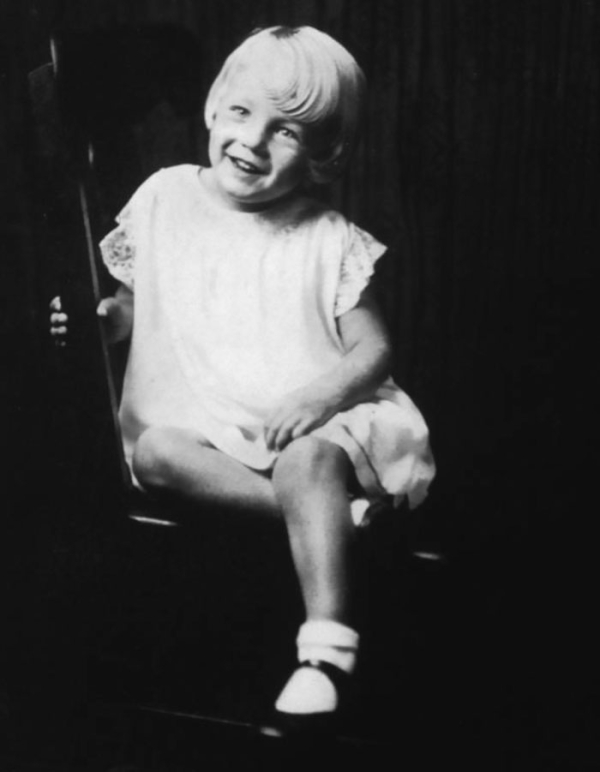 Η Norma Jeane Morteson στην ηλικία των 5.