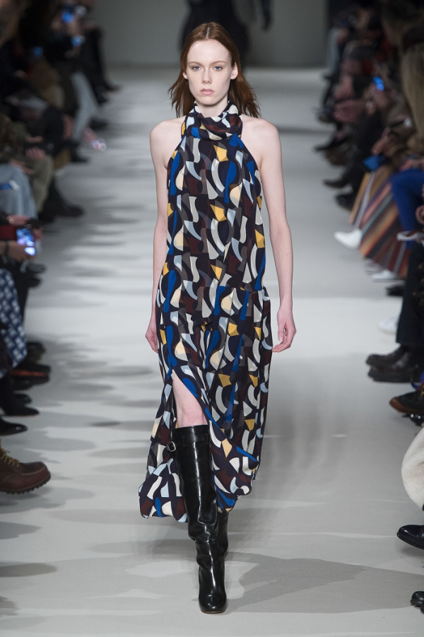 Ποια trends ξεχωρίσαμε στο show της Victoria Beckham στη New York Fashion Week