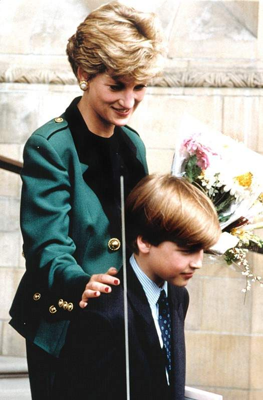 PRINCESS DIANA and son PRINCE WILLIAM  at the National Museum in London  04 13 92