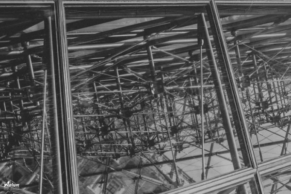 Louvres pyramids