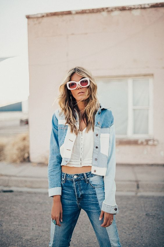 Μη φοβηθείτε το total denim, επιλέγοντας απλά τζιν κομμάτια σε συνδυασμό με patched denim.