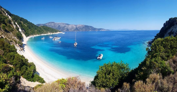 Περπατήσαμε 1,30 ώρα για να φτάσουμε από το μονοπάτι που ξεκινά από το Σαρακίνικο, αλλά το Γιδάκι το άξιζε! 