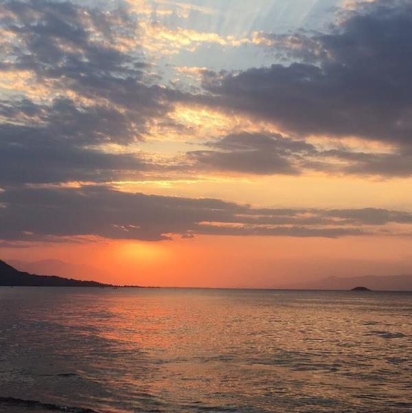 Επισκεπτόμασταν την παραλία του χωριού μου το πρωί και μέναμε εκεί μέχρι το βράδυ!