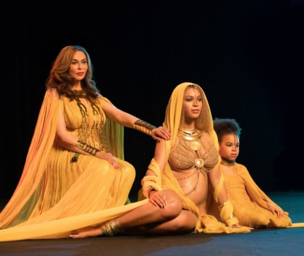 beyonce-grammys-performance-bts-family-1486955477.jpg