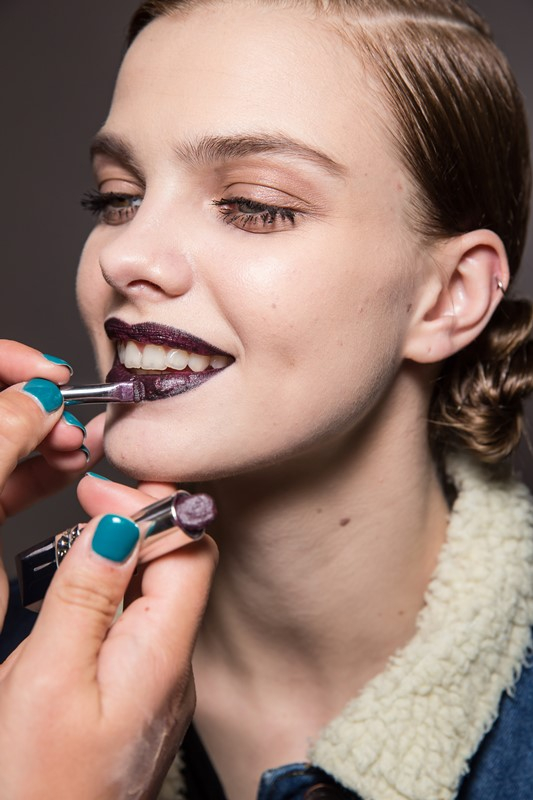 Focus on the lips.