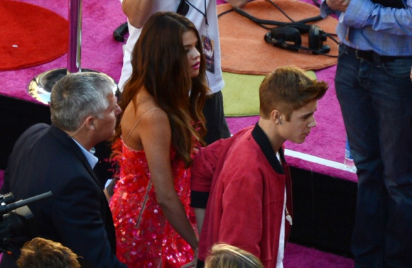 Ο Justin Bieber και η Selena Gomez στη πρεμιέρα του Katy Perry: Part Of Me στο Grauman's Chinese Theatre