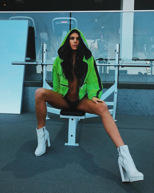 H Austyn XO είναι επιδόρπιο για τα μάτια σας