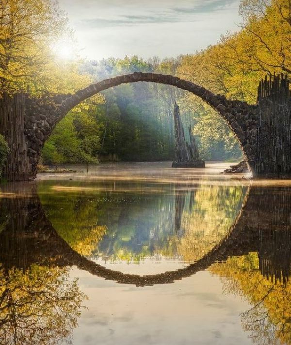 Γέφυρα του διαβόλου στο Gablenz της Γερμανίας