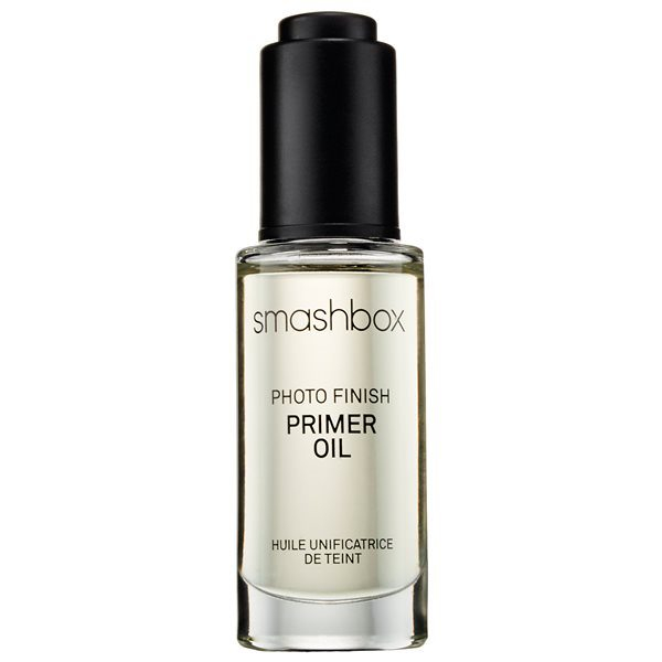 Primer Oil: Ένα εξαιρετικά ελαφρύ, απορροφήσιμο λάδι προσώπου που προετοιμάζει το δέρμα για άψογη εφαρμογή μακιγιάζ. Σας δίνει μια λαμπερή, νεανική όψη με ένα δροσερό φινίρισμα.