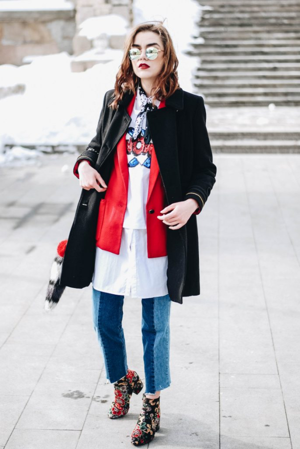 Ένα στιλ που βλέπουμε πολύ στο Instagram και το Pinterest είναι τα embroidered booties, τα μποτάκια δηλαδή με σχέδια που θυμίζουν κεντήματα, είτε σε όλη την επιφάνειά τους είτε σε κάποιο μικρό μέρος τους.
