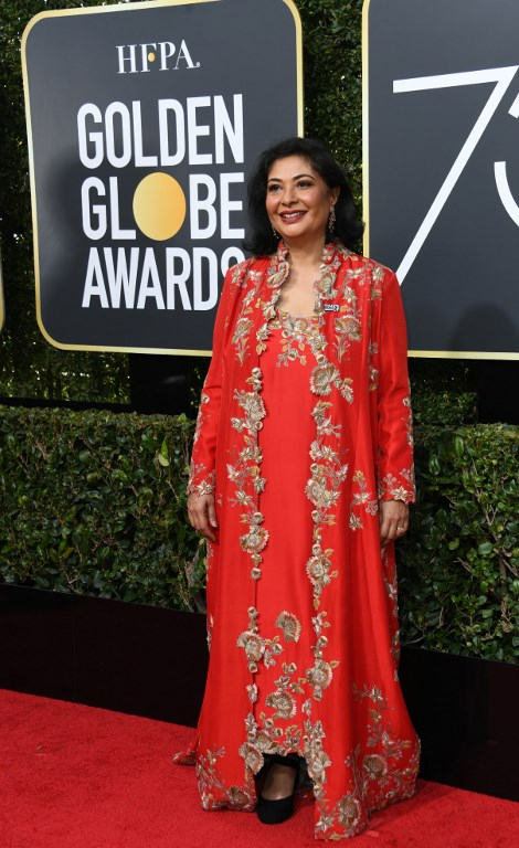 H Meher Tatna, η πρόεδρος του Hollywood Foreign Press Association φόρεσε ένα κόκκινο φόρεμα στη τελετή, αλλά με μία καρφίτσα Time’s Up. Ως κομμάτι της Ινδικής κουλτούρας είναι σύνηθες να φοράς ένα χαρούμενο χρώμα σε μία γιορτή