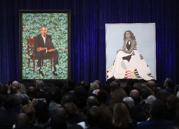 Όσο για τον Obama, όπως πάντα, αστειεύθηκε για το πόσο δύσκολο είναι να τον ζωγραφίσει κανείς. 
