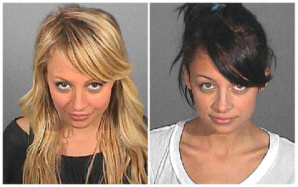 Η τότε κολλητή της Paris Hilton, Nicole Richie, συνελήφθη για οδήγηση υπό την επήρεια αλκοόλ το 2006. Έμεινε στη φυλακή για μόλις 82 λεπτά.