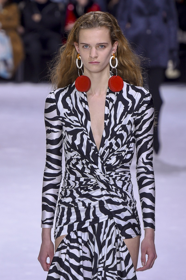 balenciaga-waw1819-022.jpg