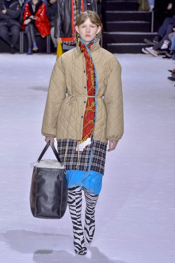 balenciaga-waw1819-095.jpg