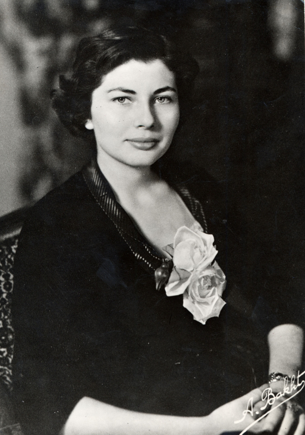 H Soraya Esfandiary-Bakhtiari ήταν ηθοποιός και παντρεύτηκε τον Ιρανό Σάχη Mohammad Reza Pahlavi το 1951