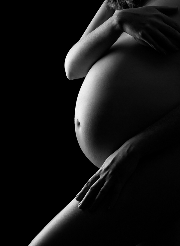 award-winning-pregnancy-photography-london-13-590b1f2ace02d-880.jpg