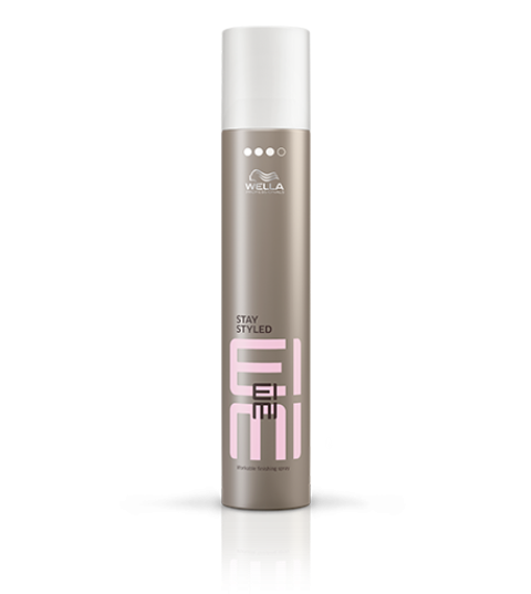 Δώστε διάρκεια στο χτένισμά σας με hairspray.
Wella EIMI Stay Styled