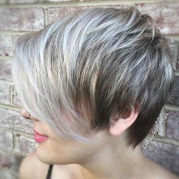 Ατημέλητο, ασύμμετρο και μοντέρνο, το κοντό μαλλί σε μία πιο χαλαρή εκδοχή. Πηγή φωτογραφίας:instagram.com/hairbudieh