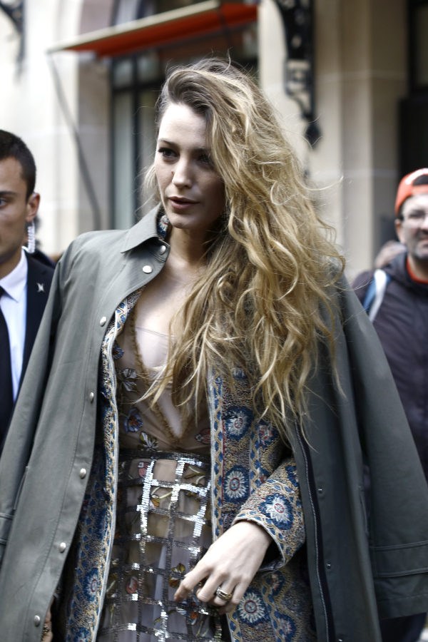 H Blake Lively παρευρέθηκε στο show του Dior για την Άνοιξη 2019 στο Paris Fashion Week