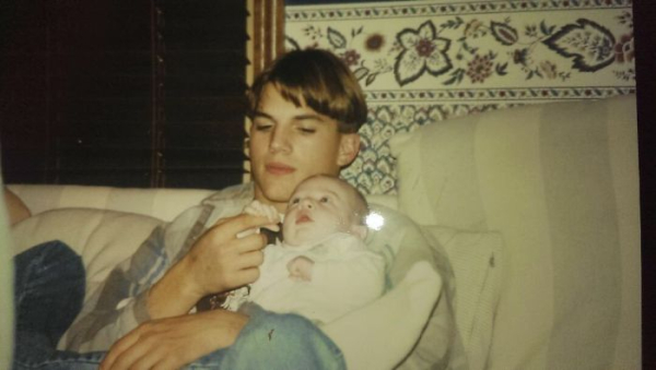 Η θεία μου έβγαινε με τον Ashton Kutcher όταν ήταν μικρός | Πηγή: Bored Panda