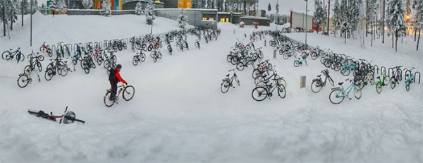 Πολλά είναι τα ποδήλατα στο χιόνι στη Φινλανδία
