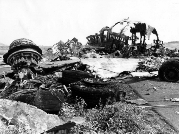 Σύγκρουση Μπόινγκ στην Τενερίφη ( 583 νεκροί -1977)
