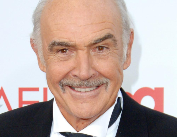 O Sean Connery ήταν ο πιο μεγάλος σε ηλικία, άνδρας που κατέκτησε τον τίτλο στην ηλικία των 59 το 1989. 
