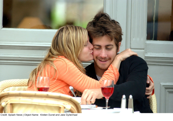 Ο Jake Gyllenhaal και η Kirsten Dunst έγιναν ζευγάρι το 2002 και πήραν ακόμα και σκύλο με το όνομα Atticus.

Πηγή φωτογραφίας Splash
