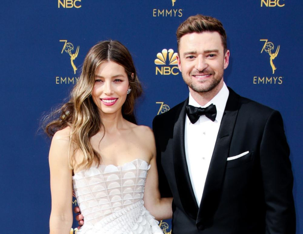 Jessica Biel και Justin Timberlake
Η Jessica Biel ανακοίνωσε ξαφνικά πως έφερε στον κόσμο το δεύτερο παιδί της, τον γιο της Spencer, στην εκπομπή του Stephen Colbert. Tο ζευγάρι κατάφερε να κρατήσει μυστική την εγκυμοσύνη κατά τη διάρκεια της καραντίνας λόγω της πανδημίας
