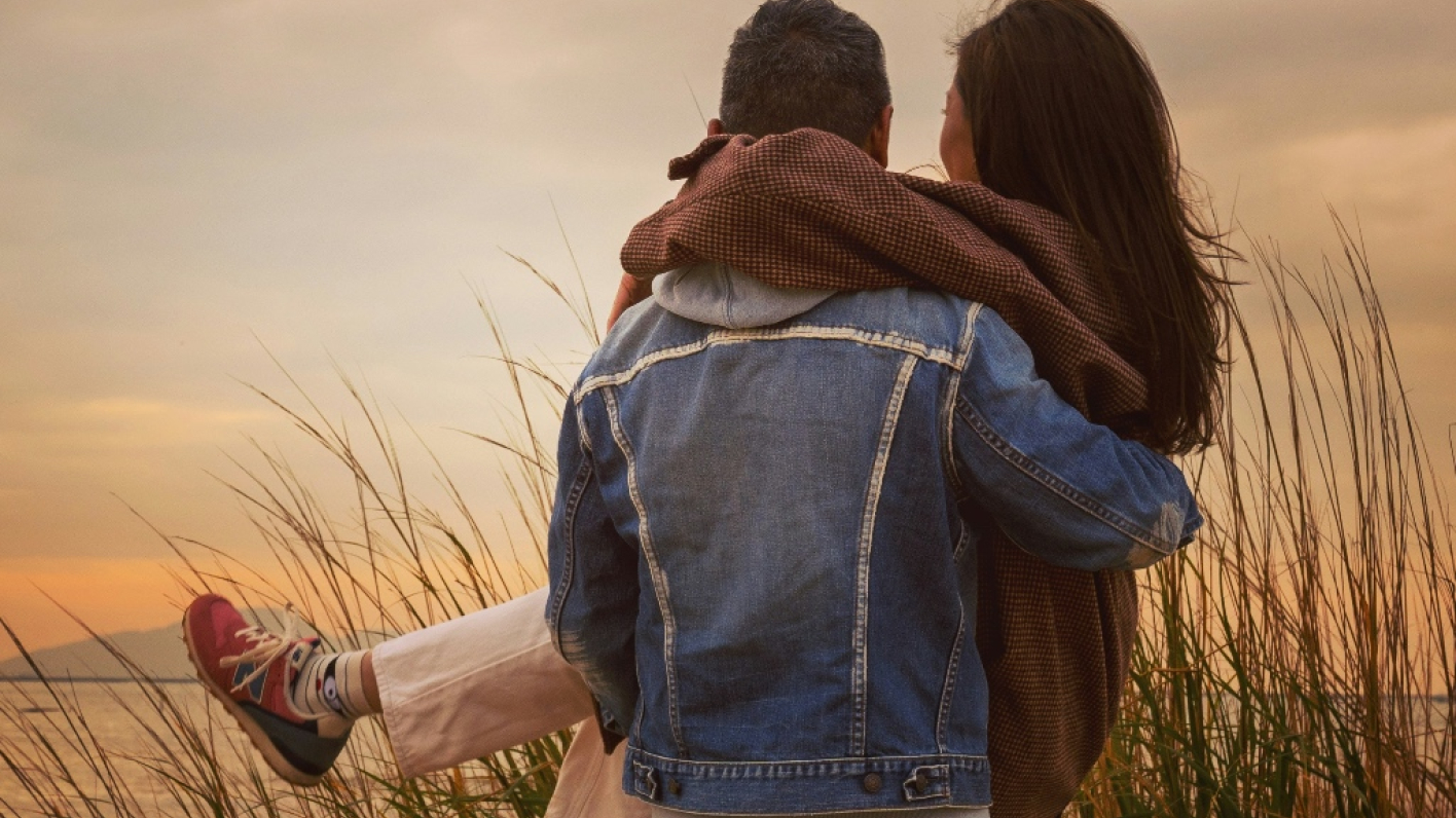 Love bombing: όταν το «τέλειο» είναι red flag