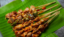 Σουβλάκια satay: Το ασιατικό street food που θα σε κερδίσει