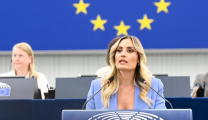Ιστορική απόφαση του Ευρωκοινοβουλίου με σφραγίδα Ελεονώρας Μελέτη