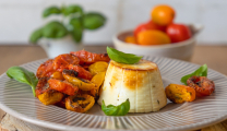 Ψητή ρικότα με ντοματίνια στο air fryer για ένα πιάτο γεμάτο γεύση