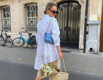 Sneakers + φόρεμα: 5 + 1 looks για να υιοθετήσεις τον πιο έξυπνο και άνετο στιλιστικό συνδυασμό