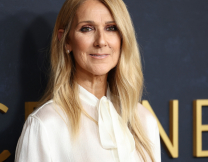 «Ας χορέψουμε πάνω από τις αβύσσους»: Η συγκινητική επιστροφή της Σελίν Ντιόν