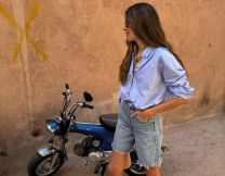 Η denim βερμούδα από τα Stradivarius που θα «λιώσεις» το καλοκαίρι – Θα τη φορέσεις με αμέτρητους τρόπους