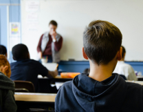 Το ΑΙ δίχως όρια στο σχολείο απειλεί τη διαδικασία μάθησης - Τι φανερώνουν νέες μελέτες