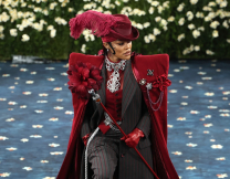 Πώς το φετινό θέμα του Met Gala άνοιξε (ξανά) τις συζητήσεις περί μόδας και φύλου