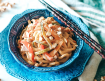 Noodles με λαχανικά και αμύγδαλα – Η πιο νόστιμη vegan συνταγή με άρωμα Ασίας