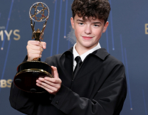 Emmys 2025: Ο 15χρονος Όουεν Κούπερ έγραψε ιστορία με το “Adolescence” - Έγινε ο νεότερος νικητής βραβείου
