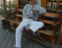 Η πλεκτή μπλούζα από τα Zara που θα φέρει νοσταλγική διάθεση σε κάθε outfit – Στιλάτη και άνετη, θα ταιριάξει με τα πάντα