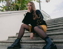 Για τη Φωτεινή Παπαθεοδώρου, η ζωή είναι σαν παράσταση και η ταινία της θα ‘χει τίτλο “Φέτα και Τσένταρ” - Η συνέντευξη στο JennyGr