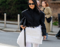 Τα καλσόν που θα βλέπουμε παντού αυτόν τον χειμώνα – Από τα τολμηρά χρώματα στις ρομαντικές δαντέλες